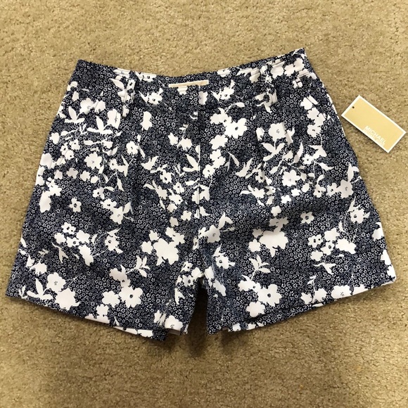 New Michael Kors high waisted pleat front shorts 4 - Picture 1 of 2